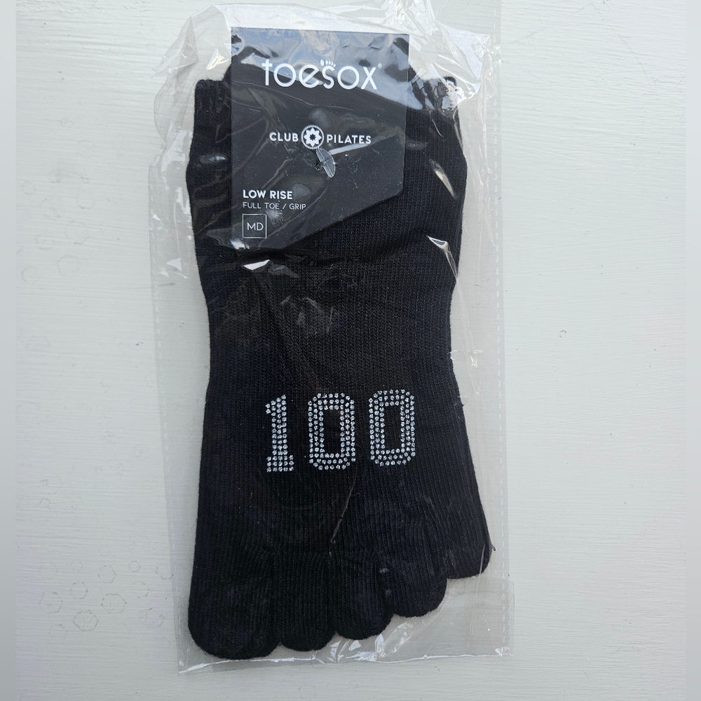 NWT ToeSox Club Pilates 100 Rhinestone Black Low Rise Grip Socks